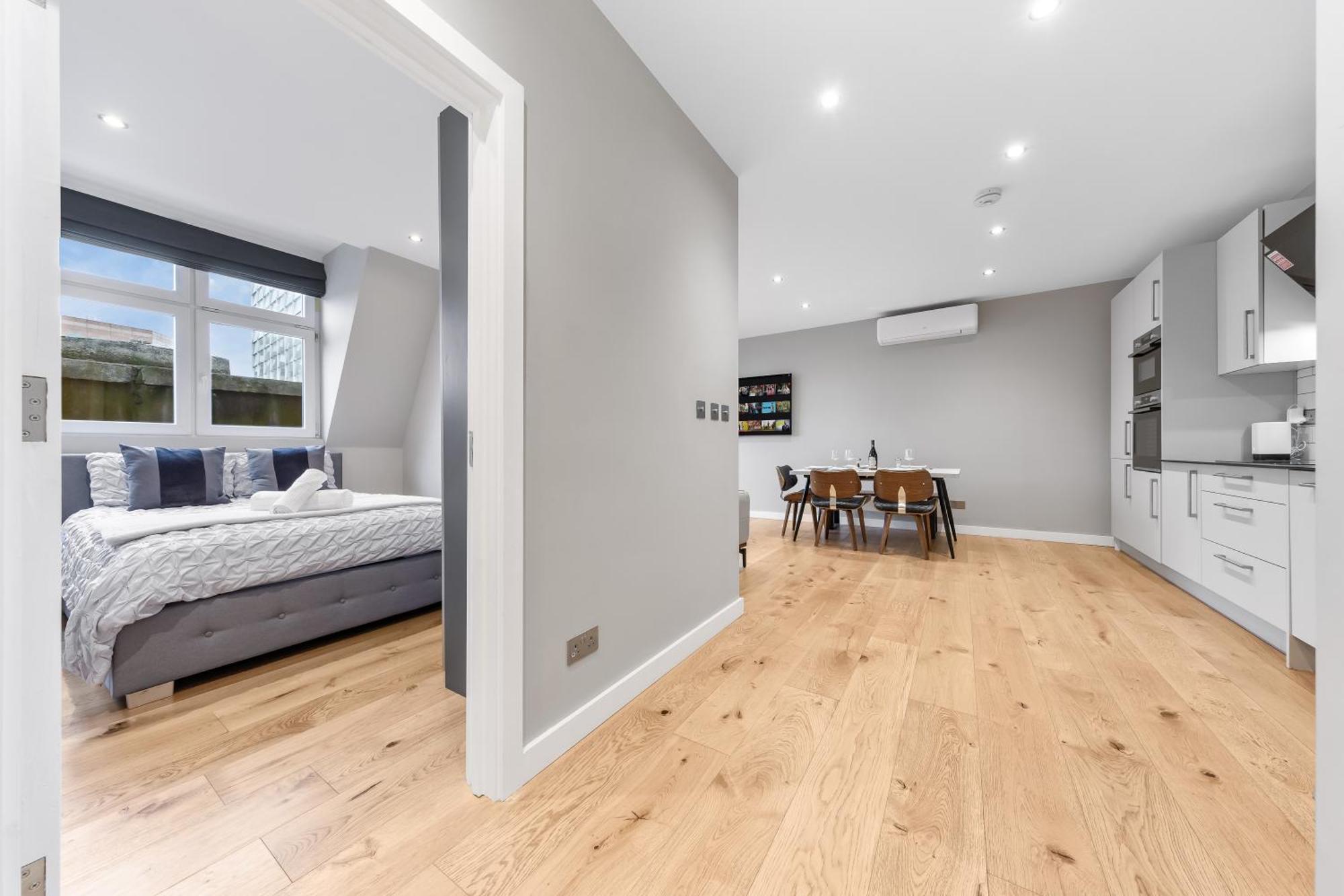 Bridge Luxury By Sol Haven Apartment London