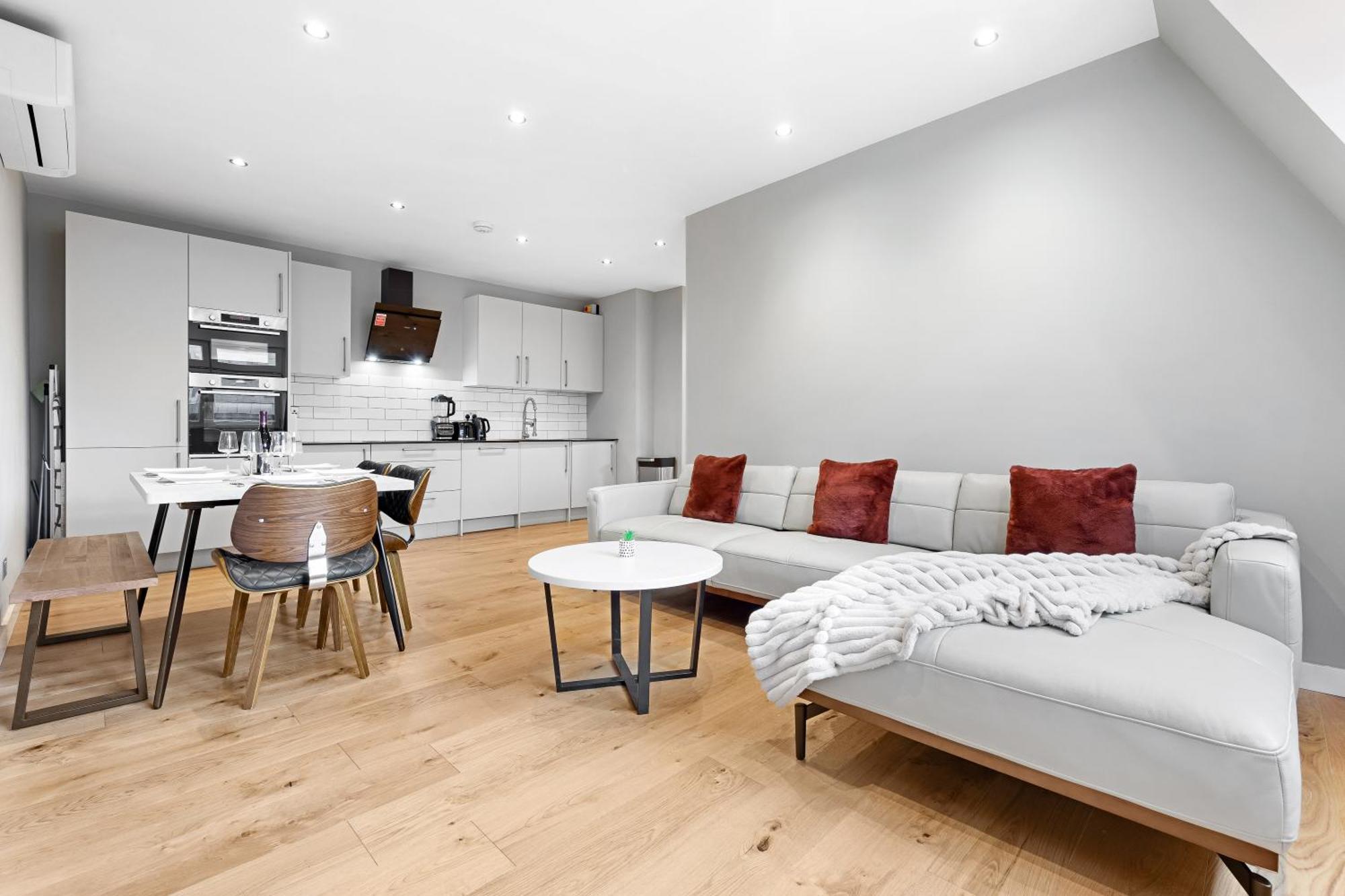 Bridge Luxury By Sol Haven * Londra